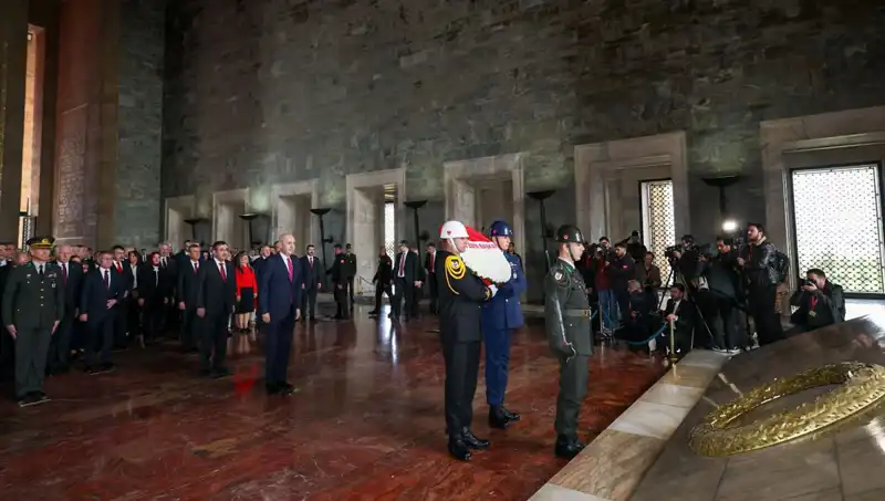 Devlet Erkanı Anıtkabir'de: Ulusal Bayramda Duygusal Anlar