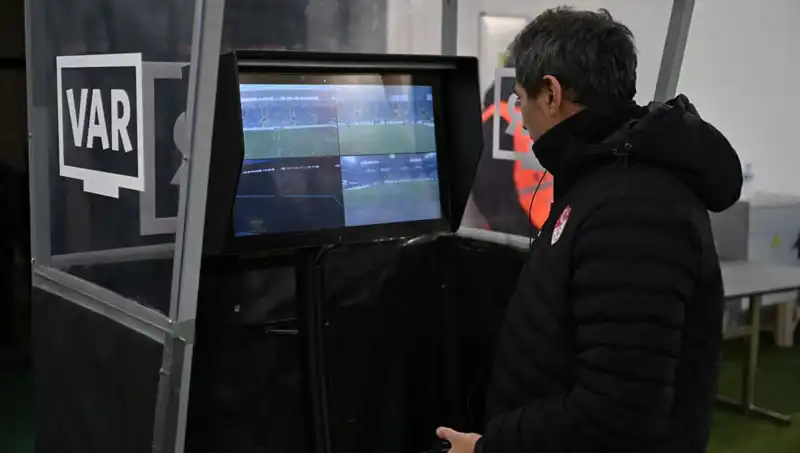 Konyaspor-Galatasaray Maçının VAR Hakemi Kim Oldu? İşte Detaylar!