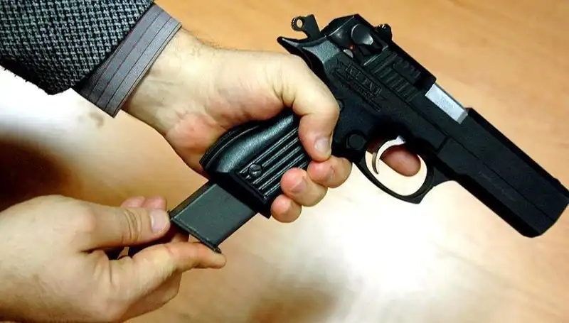 Müzikle Uğraşan Genç, Silahını Kurcalarken Trajik Bir Kaza Geçirdi