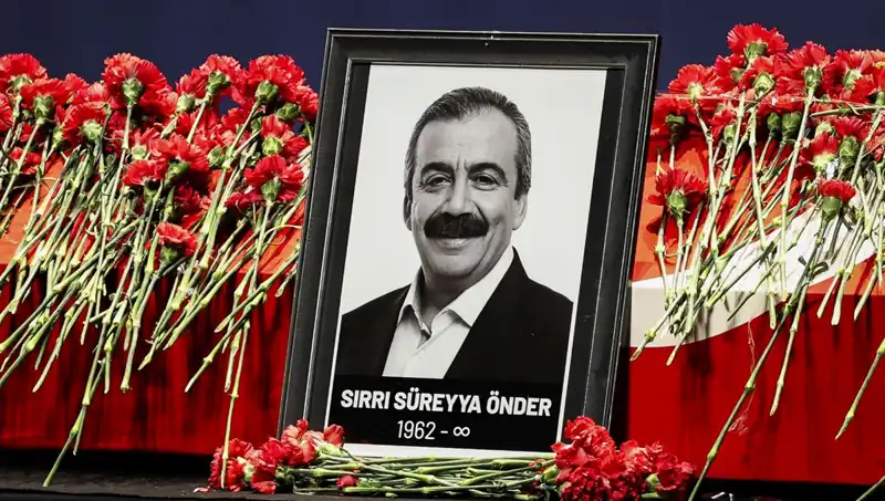 Meclis’te Sırrı Süreyya Önder Anması: Politikanın Renkli Yüzü Unutulmadı