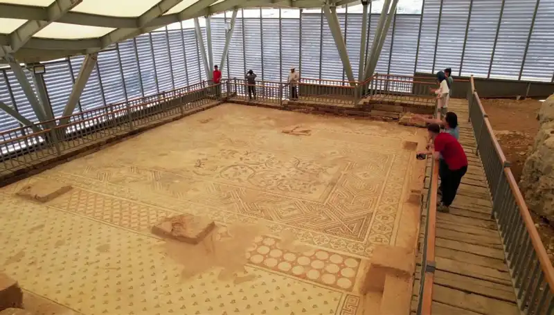 Restore Edilen 'Cennet Bahçesi' Mozaiği Ziyarete Açıldı: Sanat ve Tarih Bir Arada