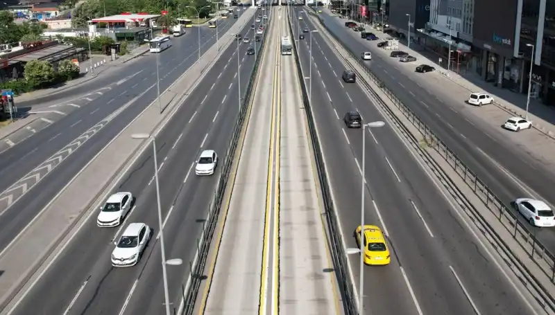 İstanbul Bayramında Beklenmedik Huzur: Yollar Boş Kaldı