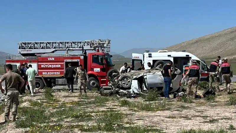 Van'da Feci Kaza: 4 Can Alan Trafik Kazasının Detayları