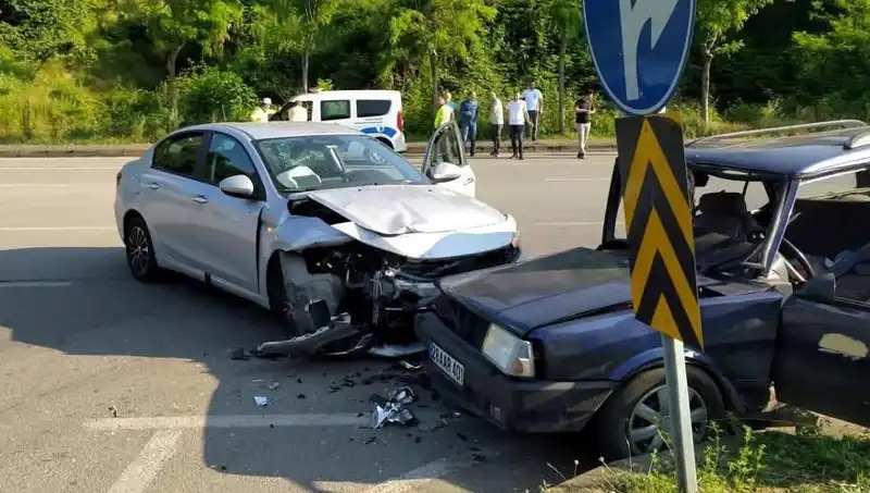Görele'de Feci Kaza: Sürücü Araç Camından Fırladı, Hayatı Değişen Anlar!