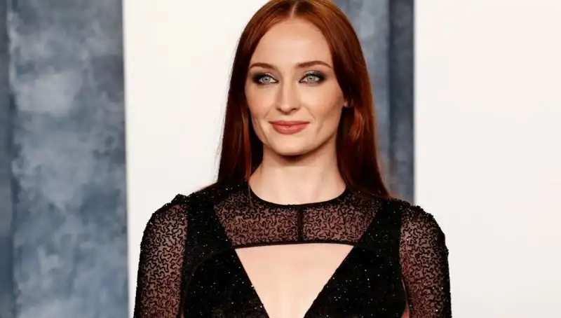 Game of Thrones Yıldızı Sophie Turner’a Yönelik Hedef Alınan Yorumlar Tepki Topladı