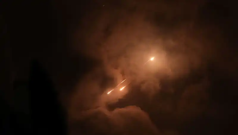 İran Neden Gece Saldırıyor? Füzelerin Ateşlenme Saatleri Üzerine Gizemli Gerçekler