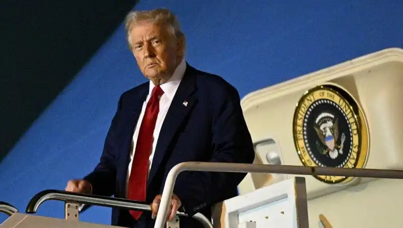 ABD Başkanı Trump, Lahey'deki NATO Zirvesi'nde Tarihi Bir Zirve Gerçekleştiriyor