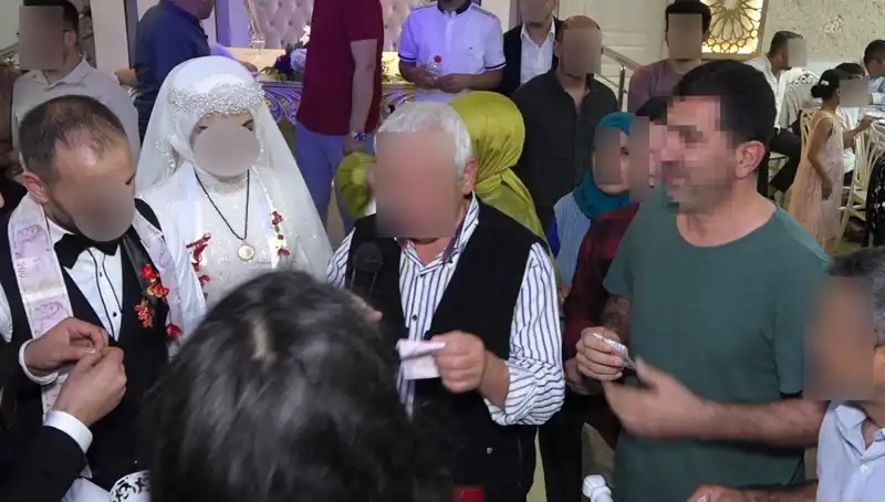 Düğün Davetiyesiz Giden Hırsız, Pasta ve Takıların Peşinde!