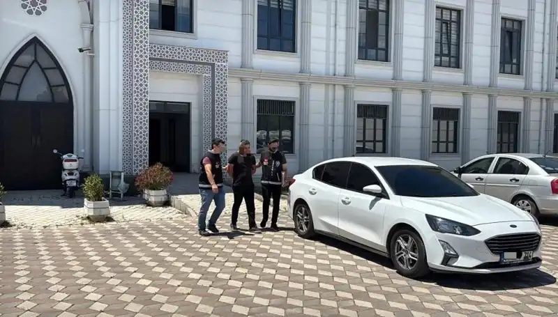 Kocaeli'de Şok Cinayet: Katil Zanlısı Kısa Sürede Yakalandı!