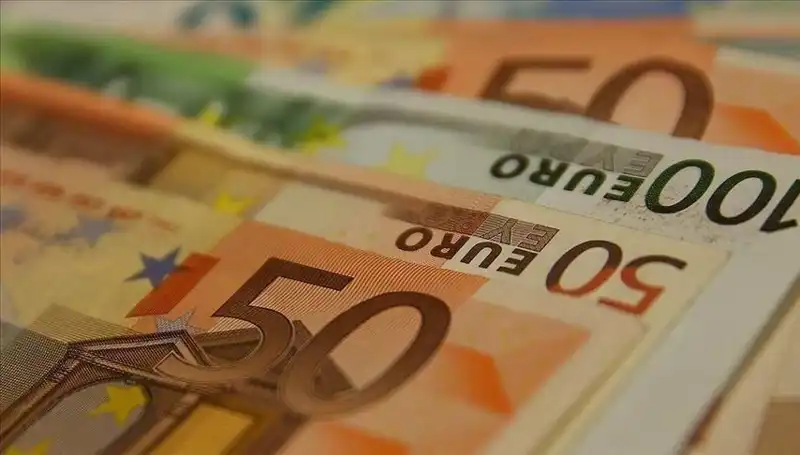 Euro'nun Değeri Yüksekten Düşüşe Geçti: Piyasalarda Neler Oluyor?