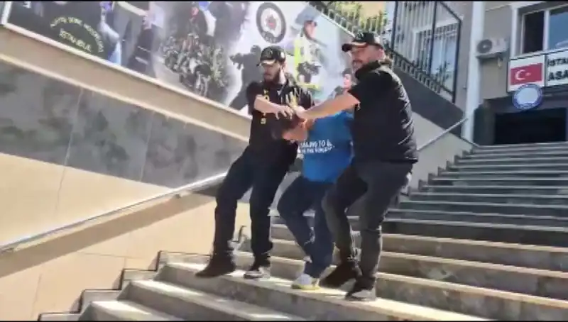 Ümraniye'de 600 Bin Liralık Gasp: Film Gibi Takiple Ele Geçirildiler!