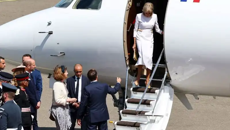Macron Çifti: Kriz Kıyısında Bir Düğüm Daha mı?