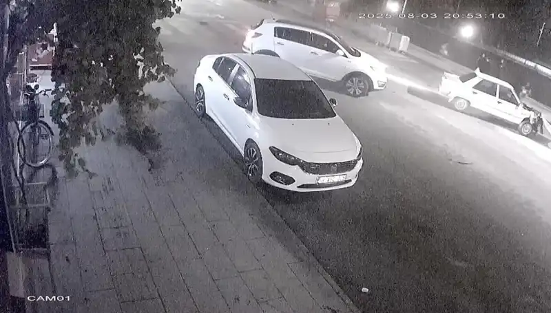 Yayalara Yol Vermek İsteyen Sürücüye Arkadan Çarpıldı: İhmal ve Kaza Sonrası Gelişmeler