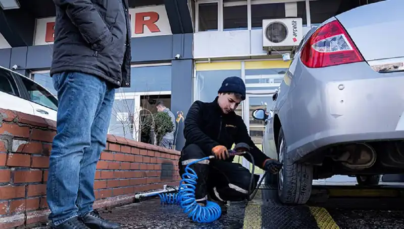 Hatalı Lastik Basıncı Kazalara Davetiye Çıkarıyor: Güvenli Sürüş İçin Bilinmesi Gerekenler